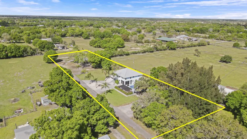 Picture of 2083 NW 42Nd Avenue, Okeechobee FL 34972