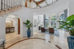 Picture of 837 Barcarmil Way, Naples, FL 34110
