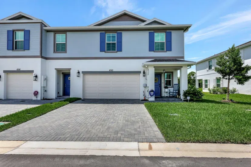 Picture of 650 NE Waters Edge Lane, Port St Lucie FL 34983