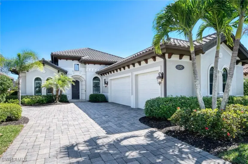 Picture of 7247 Lantana Cir, Naples FL 34119