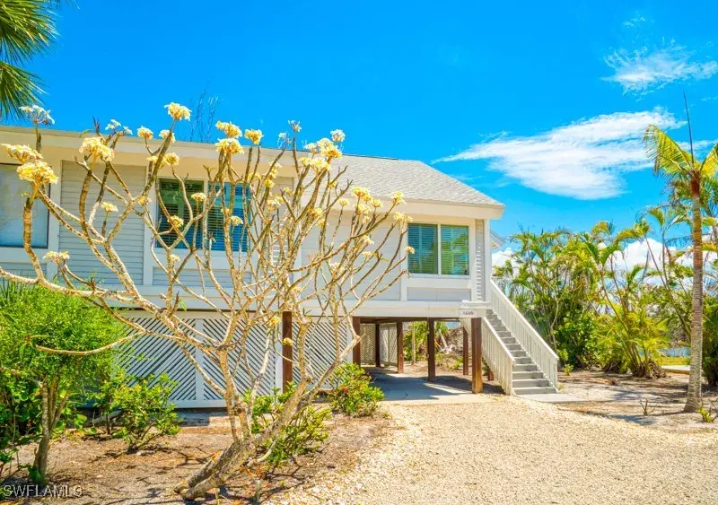 Picture of 1446 Sandpiper Cir, Sanibel FL 33957