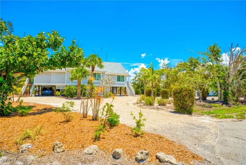 Picture of 1446 Sandpiper Cir, Sanibel FL 33957