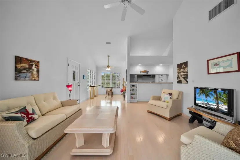 Picture of 1446 Sandpiper Cir, Sanibel FL 33957