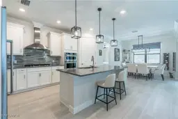 Picture of 6758 Pennyroyal Dr, Naples, FL 34114