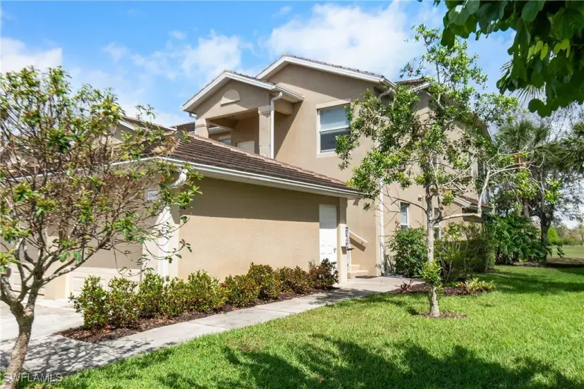 Picture of 12120 Summergate Cir 204, Fort Myers FL 33913