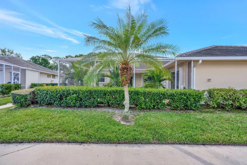 Picture of 1204 NW Sun Terrace Circle 25B, Port St Lucie FL 34986