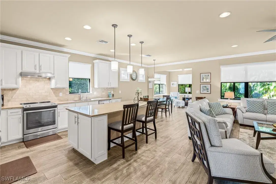 Picture of 14671 Laguna Dr, Fort Myers, FL 33908