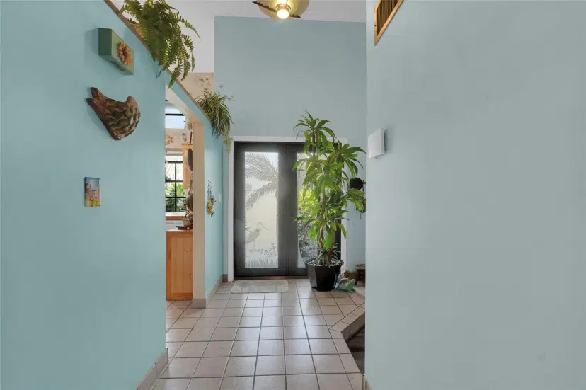 Picture of 2840 S Oakland Forest Dr 2704, Oakland Park FL 33309