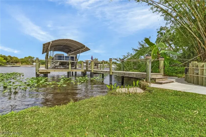 Picture of 110 Hampton Ave, Labelle FL 33935