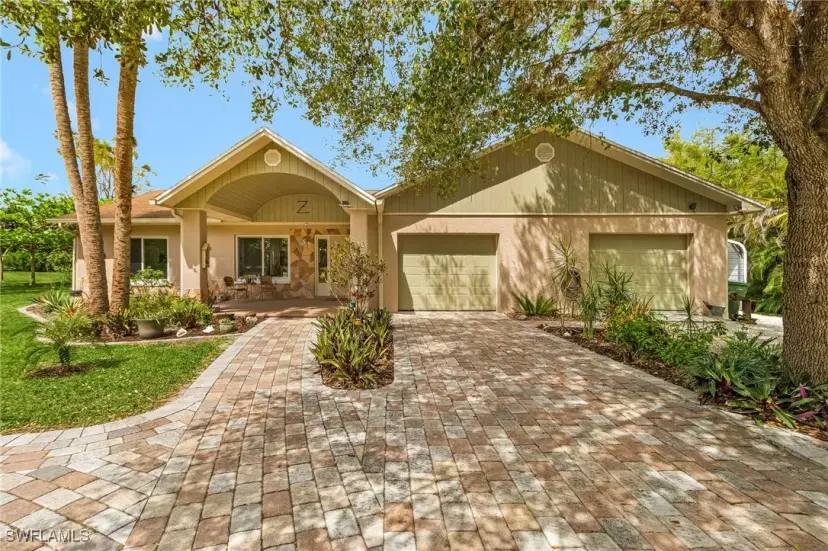 Picture of 110 Hampton Ave, Labelle FL 33935