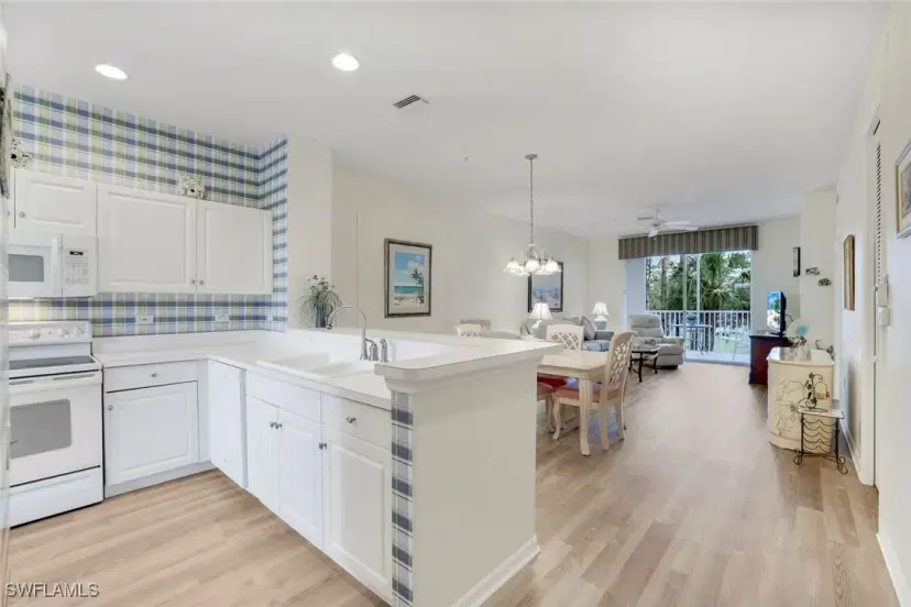 Picture of 8259 Parkstone Pl 203, Naples FL 34120