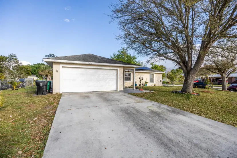 Picture of 401 NE Mainsail Street, Port St Lucie FL 34983