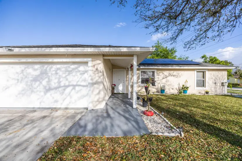 Picture of 401 NE Mainsail Street, Port St Lucie FL 34983