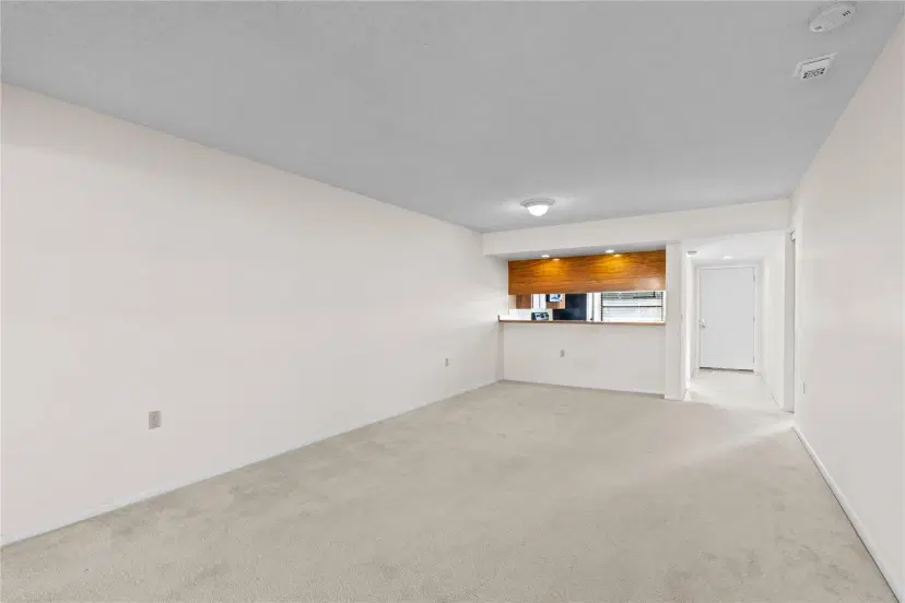 Picture of 3650 Whitehall Dr 201, West Palm Beach FL 33401