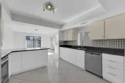 Picture of 6194 Pine Tree Ln B, Tamarac, FL 33319