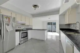 Picture of 6194 Pine Tree Ln B, Tamarac, FL 33319