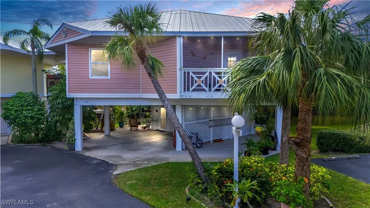 Picture of 950 Moody Rd 123, North Fort Myers, FL 33903