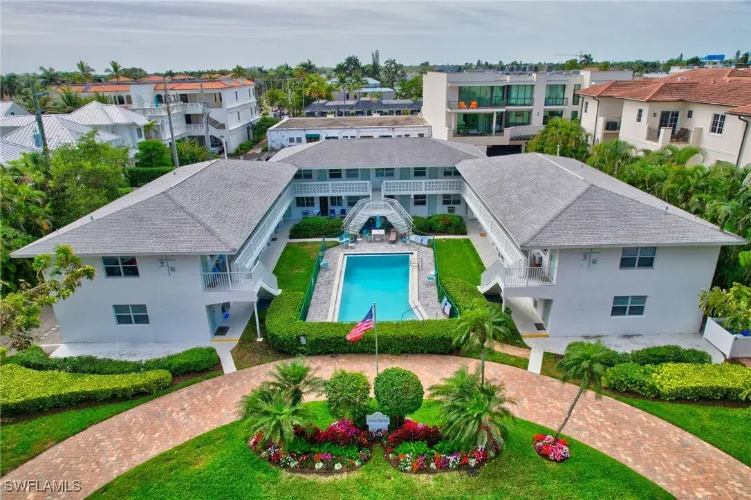 Picture of 550 4Th Ave S 9, Naples, FL 34102