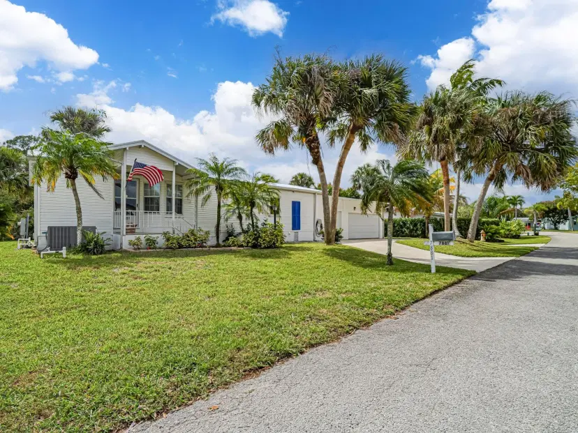 Picture of 7881 SE Paradise Dr, Stuart FL 34997