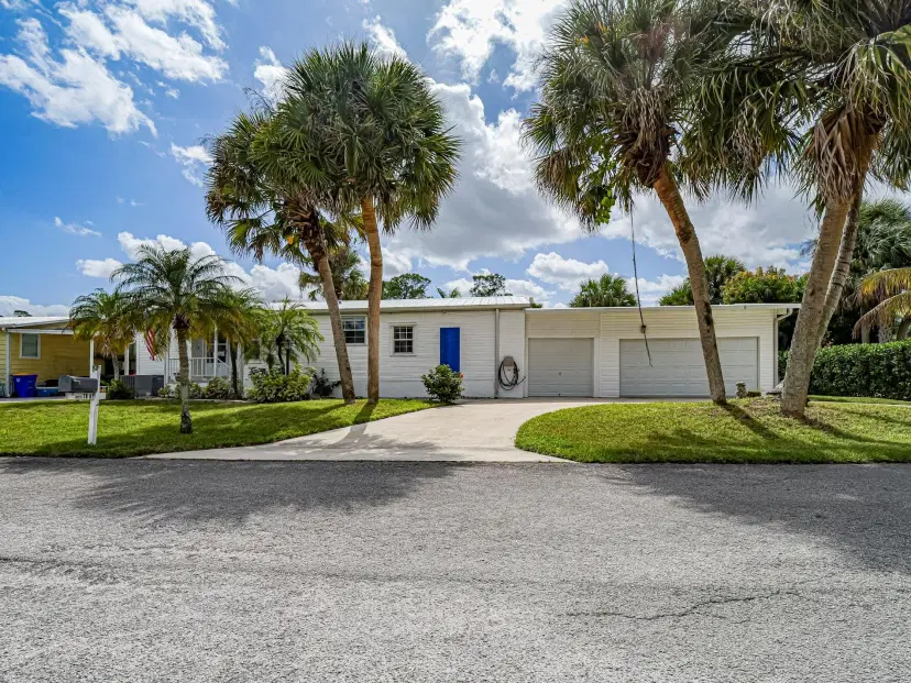 Picture of 7881 SE Paradise Dr, Stuart FL 34997