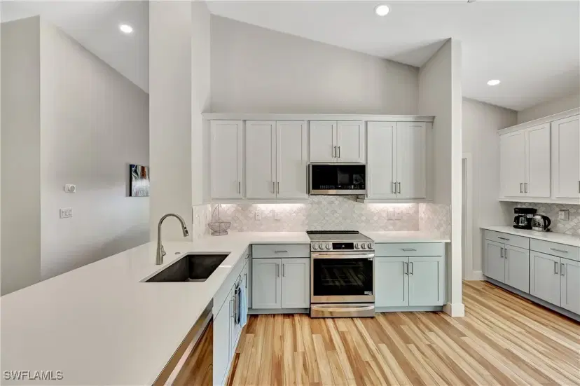 Picture of 2216 Outrigger Ln, Naples FL 34104