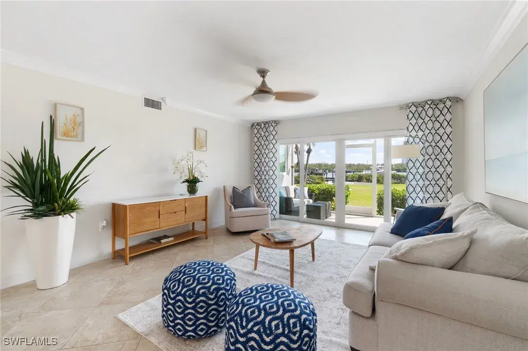 Picture of 305 Goodlette-Frank Rd S C204, Naples, FL 34102