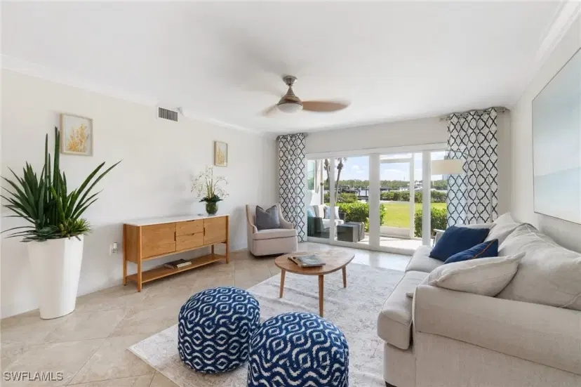 Picture of 305 Goodlette-Frank Rd S C204, Naples FL 34102