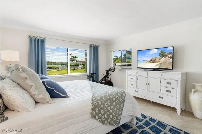 Picture of 305 Goodlette-Frank Rd S C204, Naples FL 34102