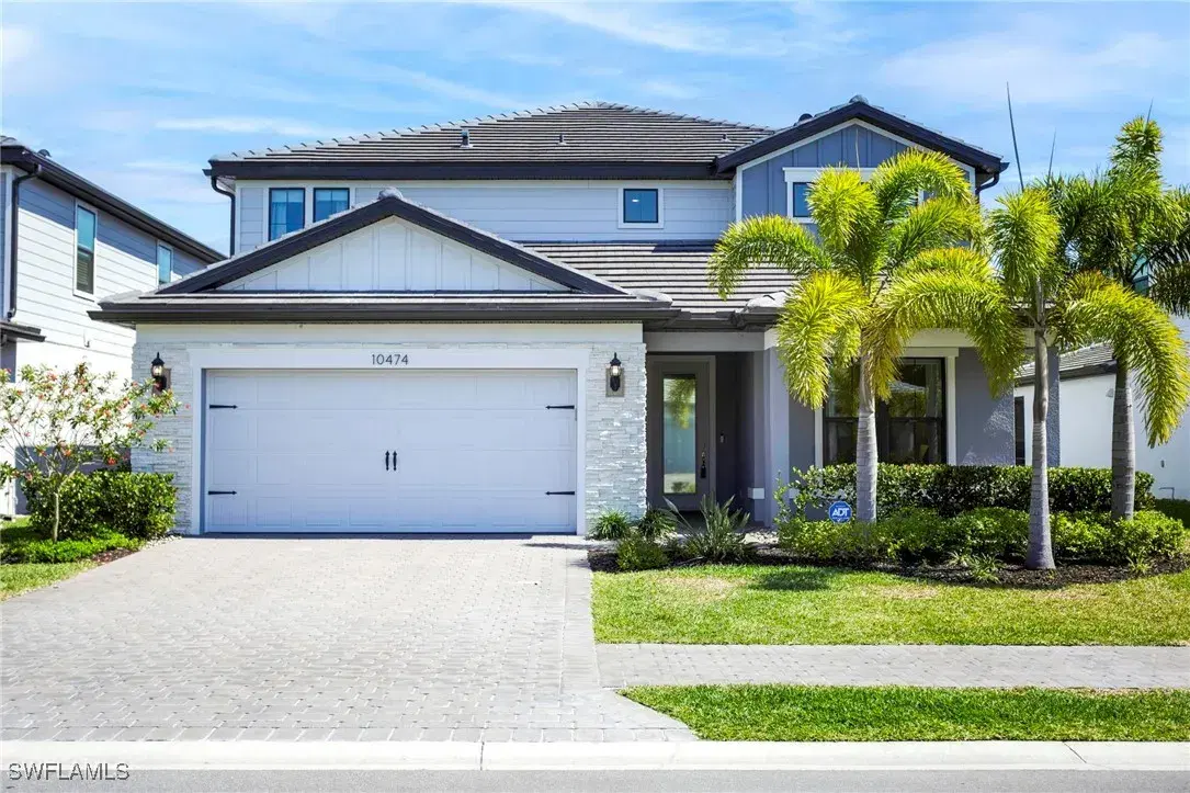 Picture of 10474 Ventana Ln, Naples, FL 34120