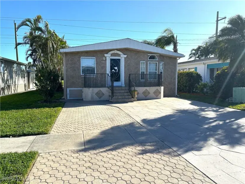 Picture of 1105 Silver Lakes Blvd, Naples FL 34114