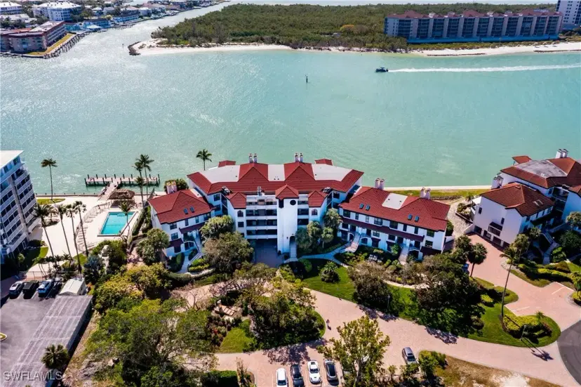 Picture of 103 La Peninsula Blvd 103, Naples FL 34113
