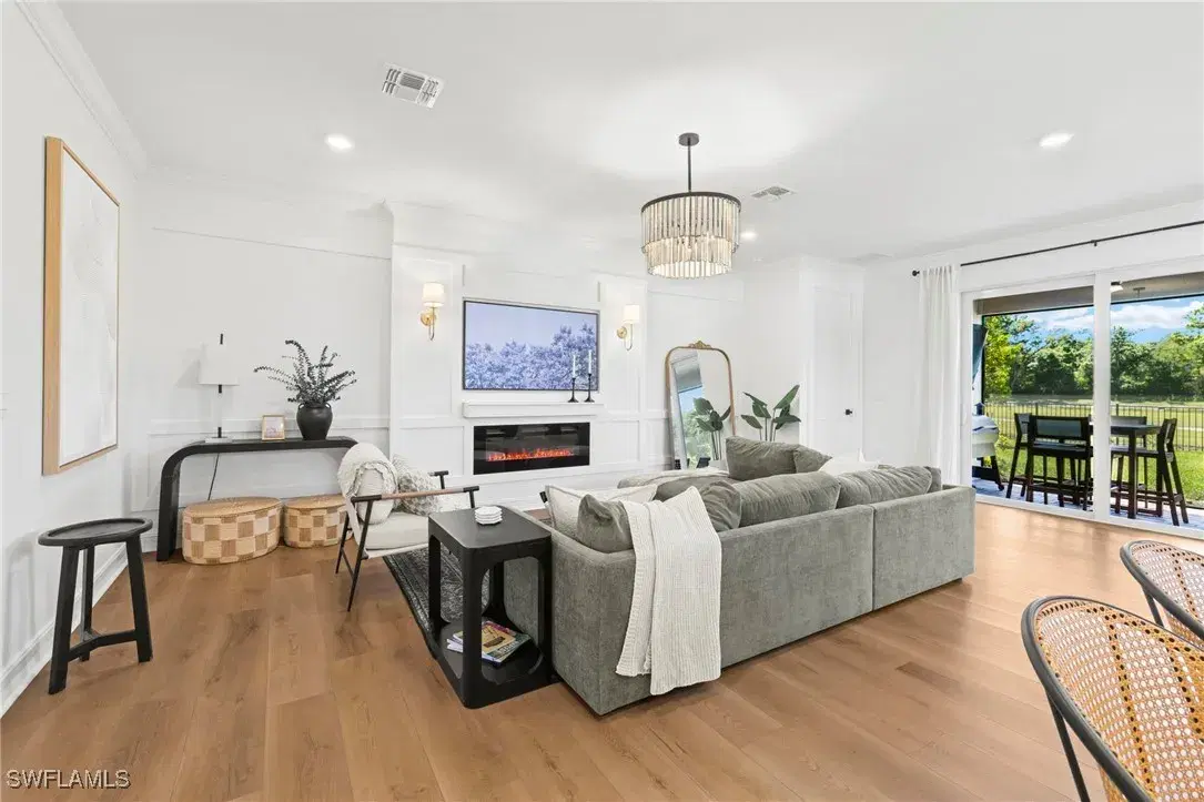 Picture of 528 Polihale Way, Naples, FL 34114