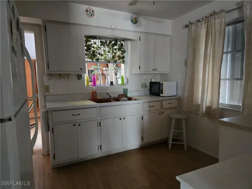Picture of 142 3Rd St, Bonita Springs FL 34134