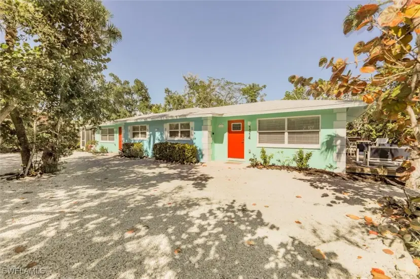 Picture of 1012/1014 E Gulf Dr, Sanibel FL 33957
