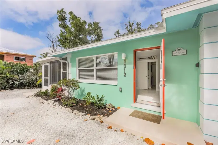 Picture of 1012/1014 E Gulf Dr, Sanibel FL 33957