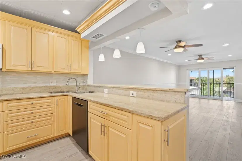 Picture of 2111 Barkeley Ln 19, Fort Myers FL 33907