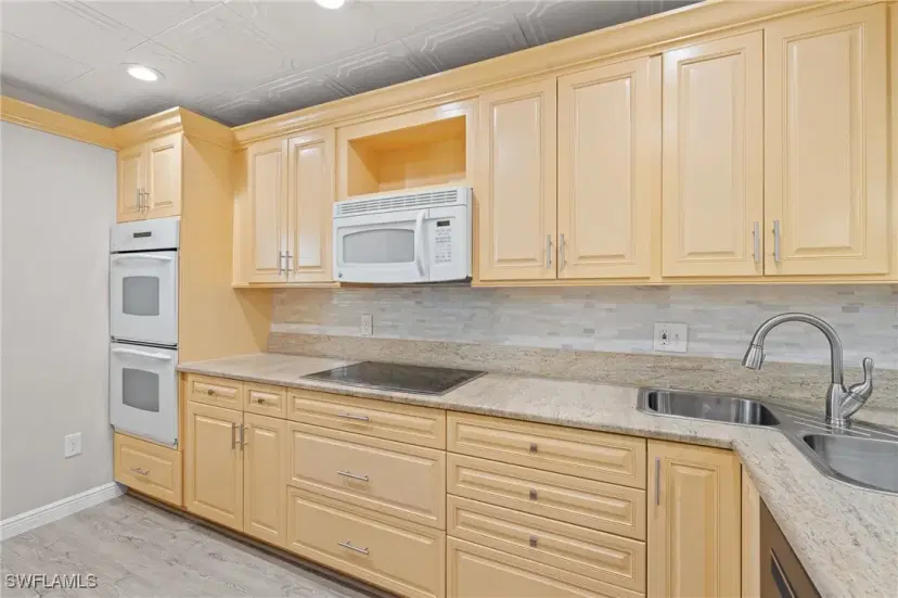 Picture of 2111 Barkeley Ln 19, Fort Myers FL 33907