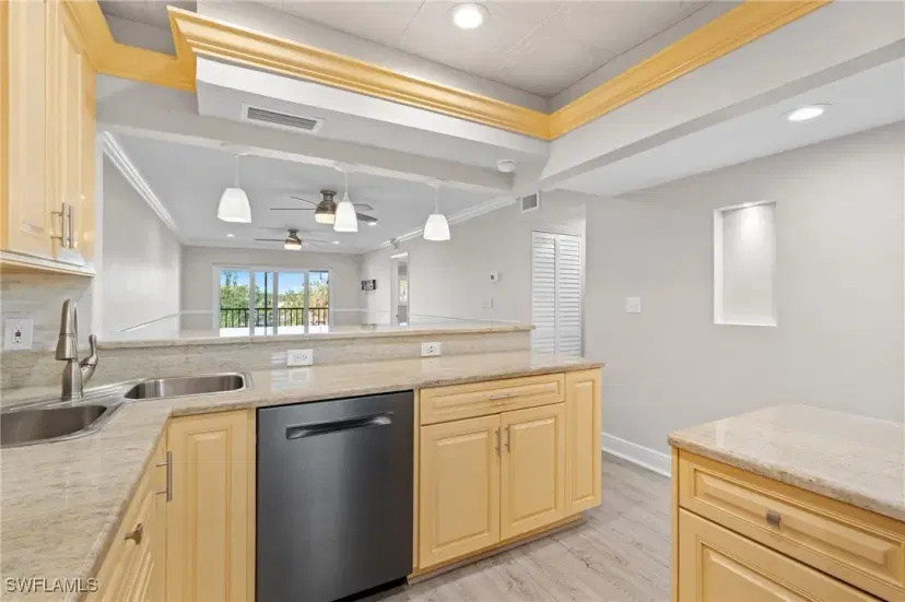 Picture of 2111 Barkeley Ln 19, Fort Myers FL 33907