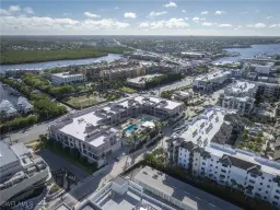 Picture of 233 12Th St S 302, Naples, FL 34102