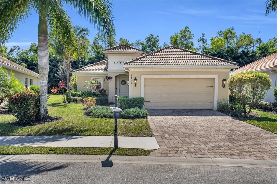 Picture of 14587 Manchester Dr, Naples, FL 34114