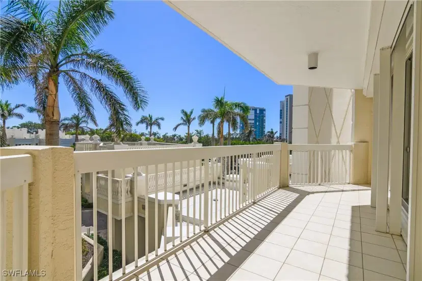 Picture of 4021 Gulf Shore Blvd N 304, Naples FL 34103