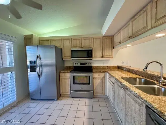 Picture of 2372 Hidden Lake Dr 806, Naples FL 34112
