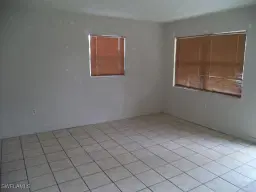 Picture of 981 Lakeview Dr, North Fort Myers, FL 33903