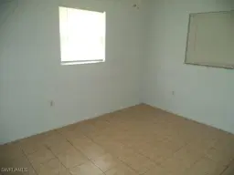 Picture of 981 Lakeview Dr, North Fort Myers, FL 33903