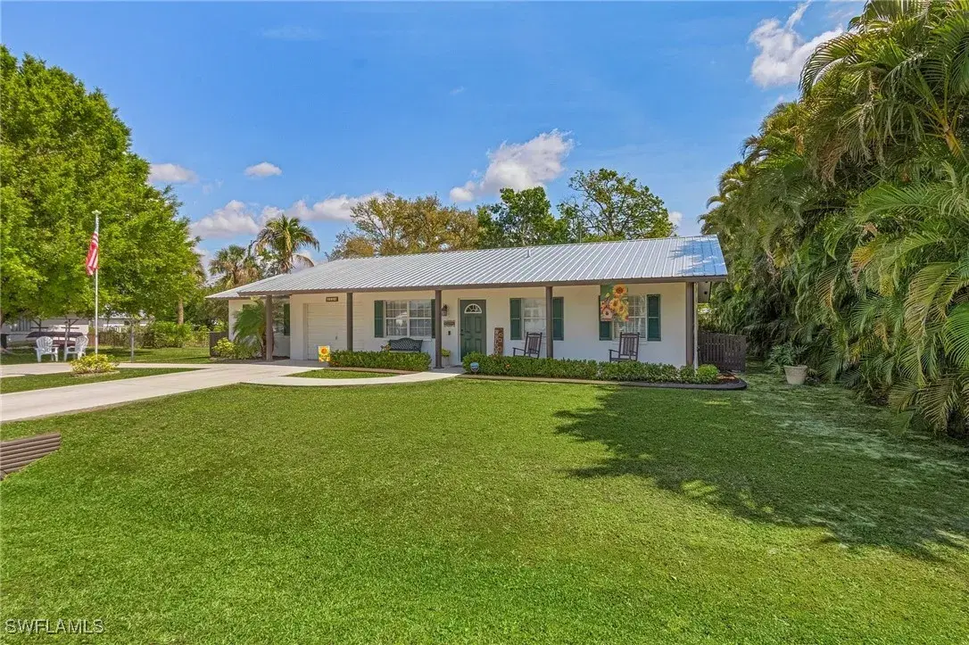 Picture of 2138 W Tobago Cir, Fort Myers, FL 33905