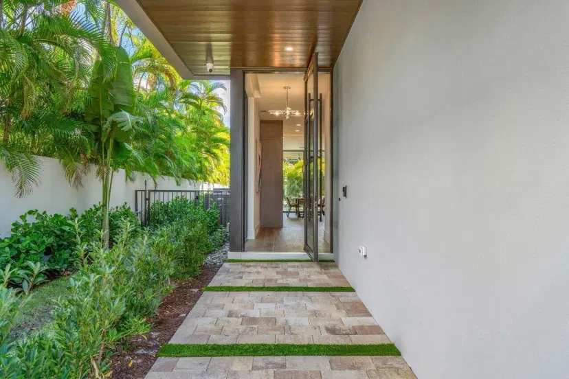 Picture of 142 NE Wavecrest Way, Boca Raton FL 33432