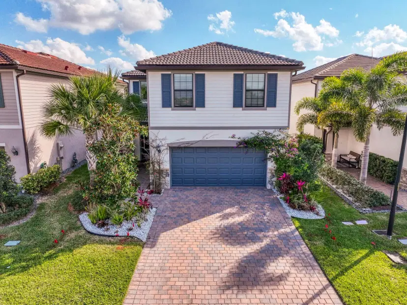 Picture of 800 SE Villandry Way, Port St Lucie FL 34984