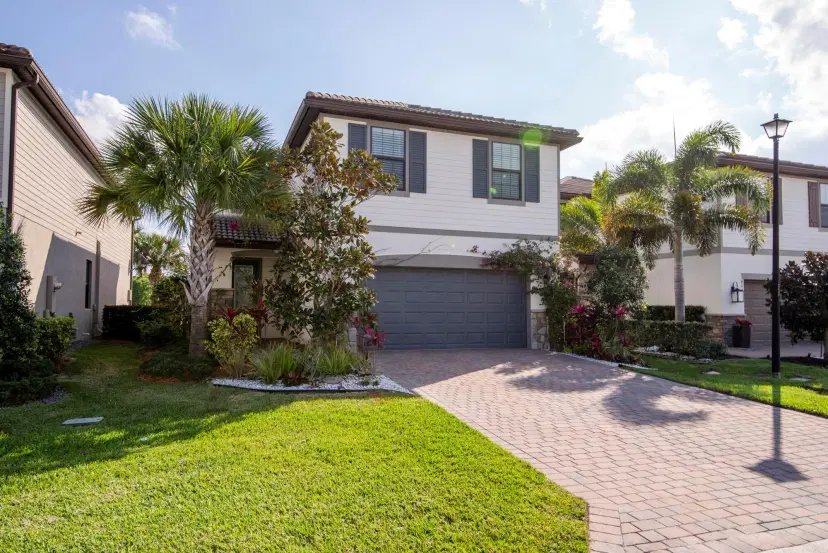 Picture of 800 SE Villandry Way, Port St Lucie FL 34984
