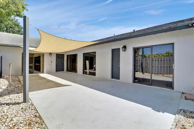 Picture of 1104 Summit Trail Circle B, West Palm Beach FL 33415