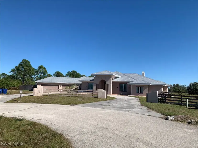 Picture of 18660 River Estates Ln, Alva FL 33920